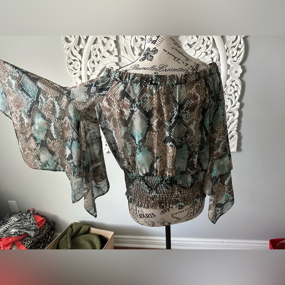Off should top snake print size 6 - Picture 2 of 3